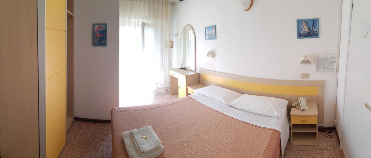 Hotel Le Pleiadi Белларія-Іджеа-Марина Екстер'єр фото